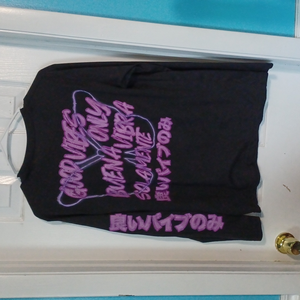 Butterfly Print Long Sleeve Tee Size M (runs small) - Picture 2 of 3